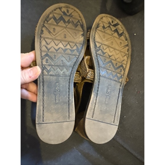 Minnetonka Sandals Women 9 Passport Fringe Shoe Brown Leather Comfort - Picture 6 of 7
